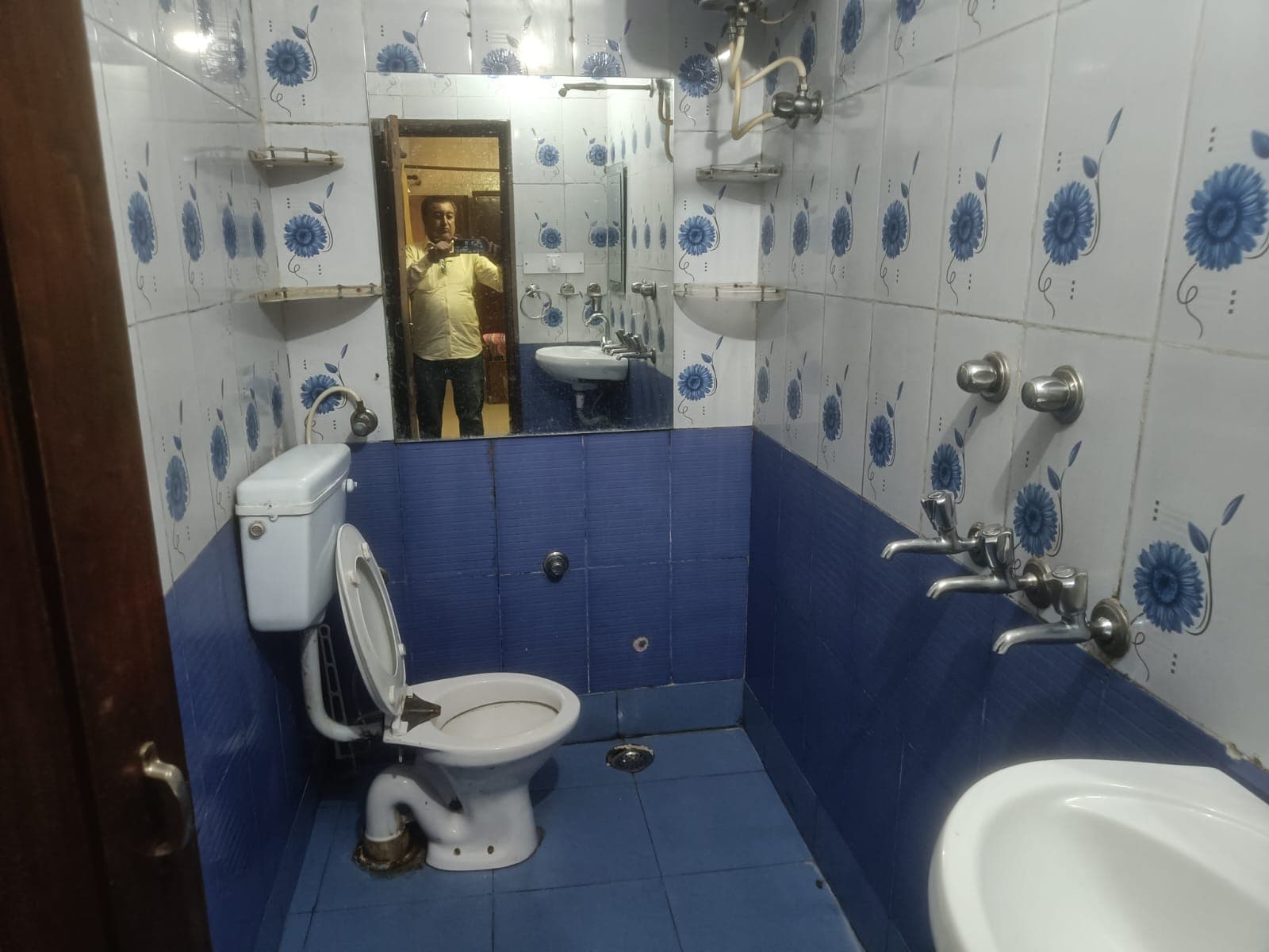 Charming 2 BHK Fully Furnished Independent Ground Floor in Sector 44D