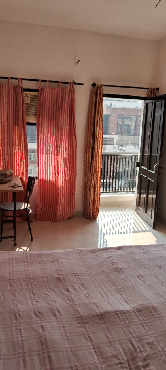 1 BHK Semi-Furnished Apartment for Rent in Sector 27, Chandigarh