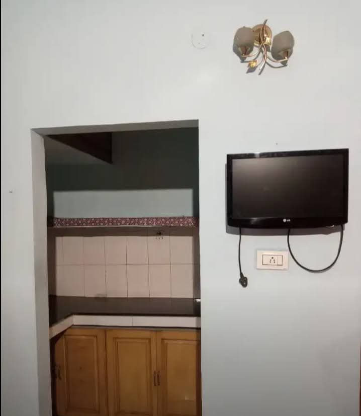 Fully Furnished 1 Room Set